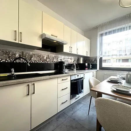 Nyska - Self Check-in 20h - Parking Вроцлав